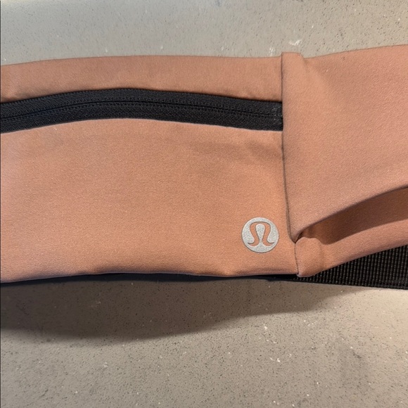 Lululemon Running Belt Bag - Picture 2 of 4